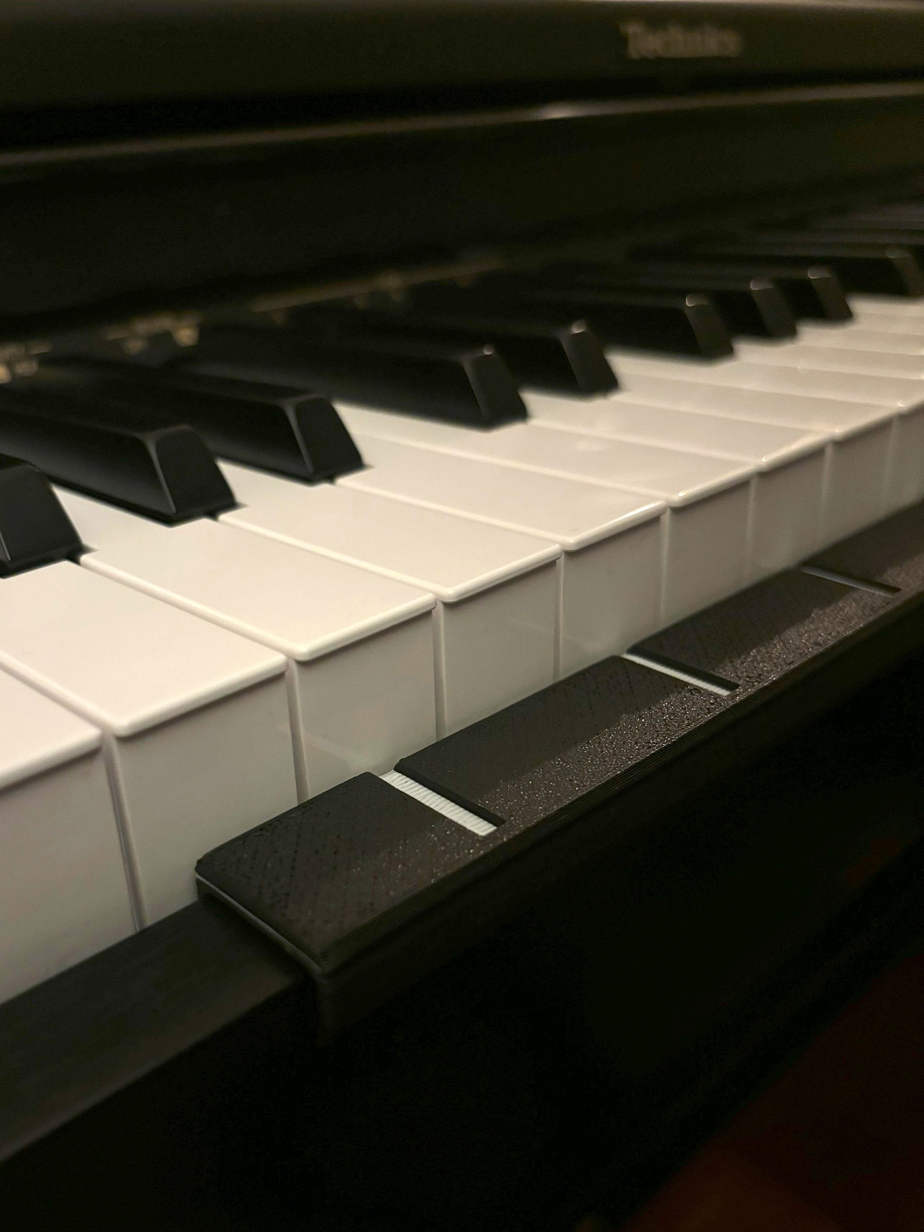 Piano learning aid